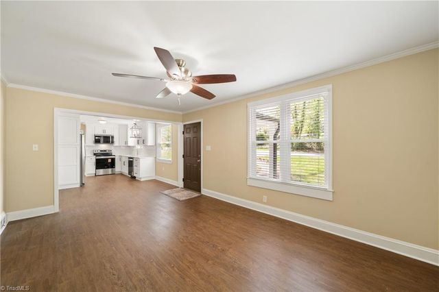 2425 Lyndhurst Avenue, Winston-salem, NC 27103