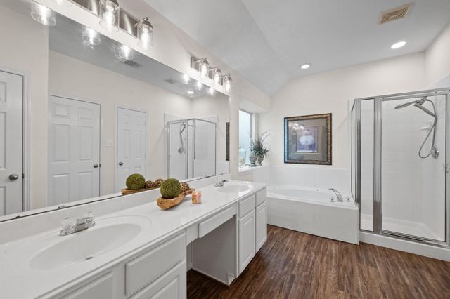 15906 Dunes Drive, Crosby, TX 77532