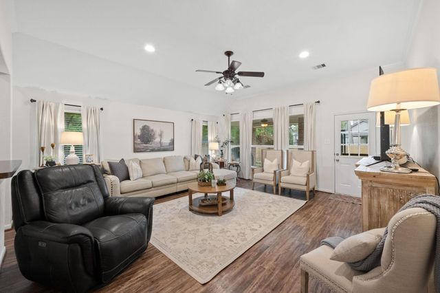 15906 Dunes Drive, Crosby, TX 77532