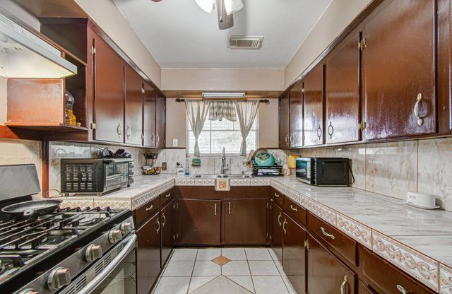 12342 Ledger Lane, Houston, TX 77015