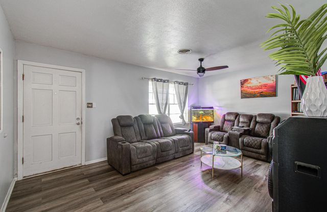 12342 Ledger Lane, Houston, TX 77015
