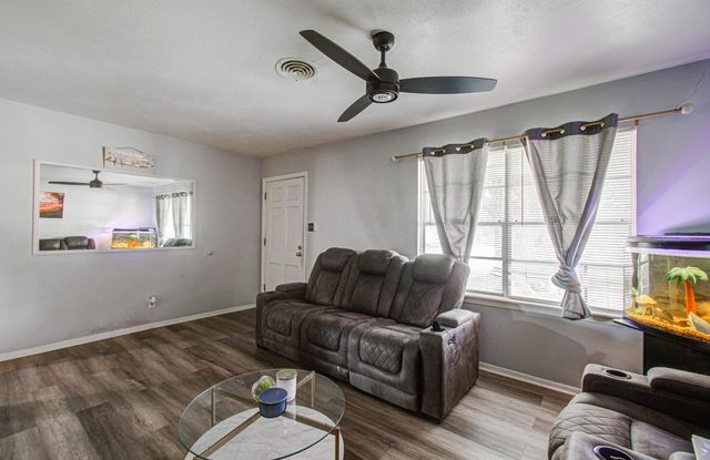 12342 Ledger Lane, Houston, TX 77015