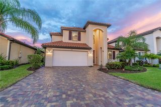 1588 Vizcaya LN, Naples, FL 34113