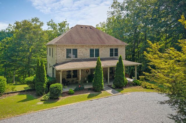 348 Witherspoon Dr, Smithville, TN 37166