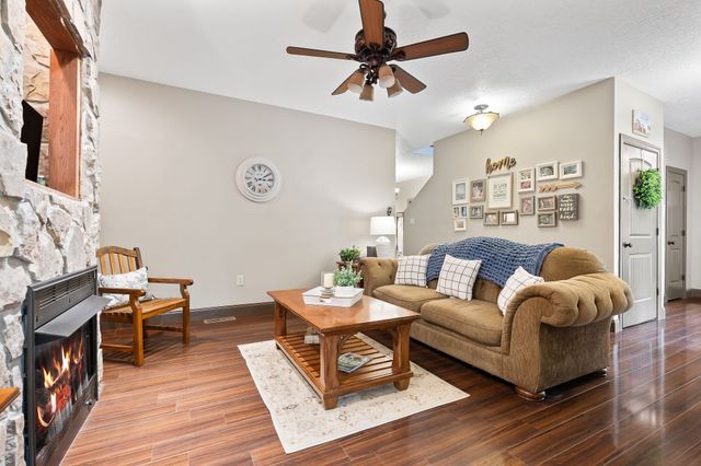 348 Witherspoon Dr, Smithville, TN 37166
