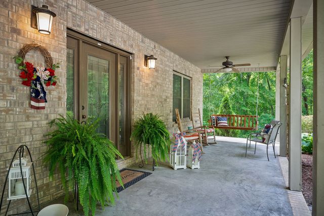 348 Witherspoon Dr, Smithville, TN 37166
