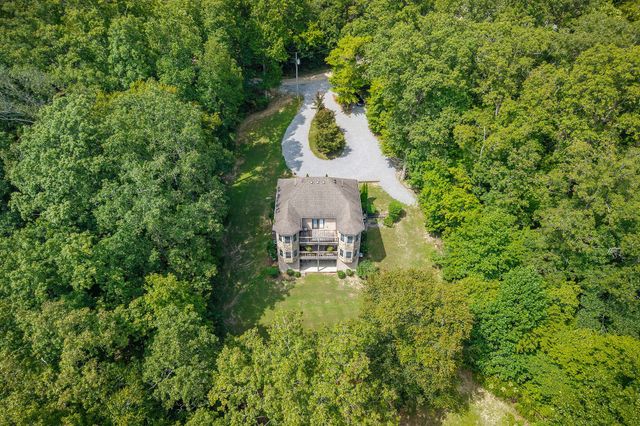 348 Witherspoon Dr, Smithville, TN 37166