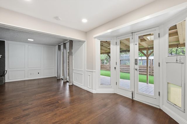 508 Country Green Lane, Arlington, TX 76011