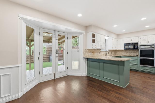 508 Country Green Lane, Arlington, TX 76011