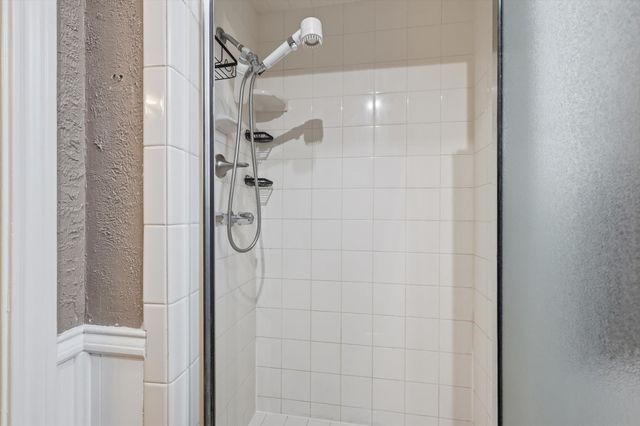 508 Country Green Lane, Arlington, TX 76011