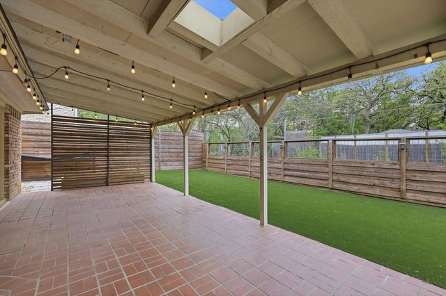 508 Country Green Lane, Arlington, TX 76011