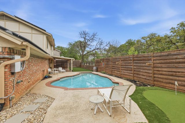508 Country Green Lane, Arlington, TX 76011