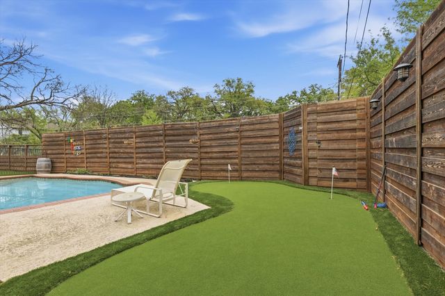 508 Country Green Lane, Arlington, TX 76011