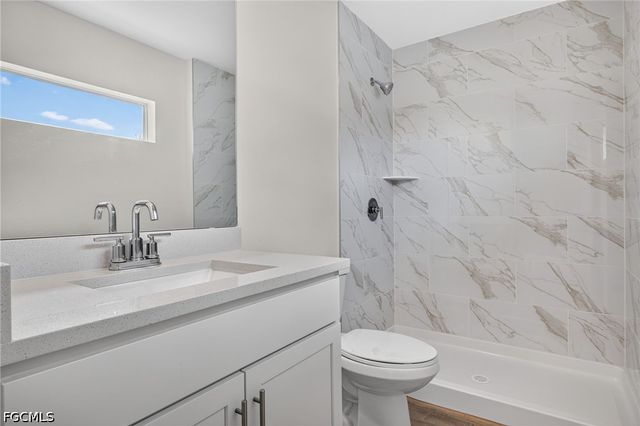 105 NW 9th TER, Cape Coral, FL 33993