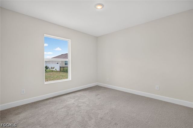 105 NW 9th TER, Cape Coral, FL 33993