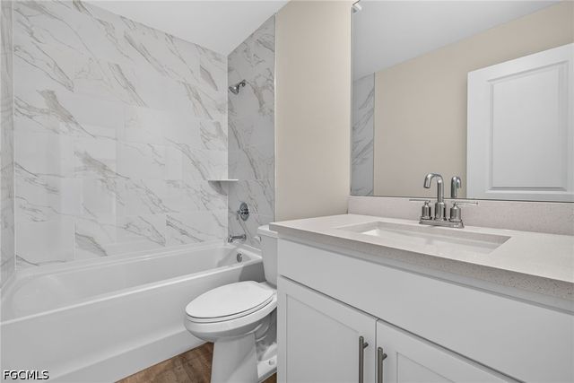 105 NW 9th TER, Cape Coral, FL 33993