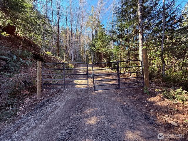 61 Devereaux Drive, Lilliwaup, WA 98555