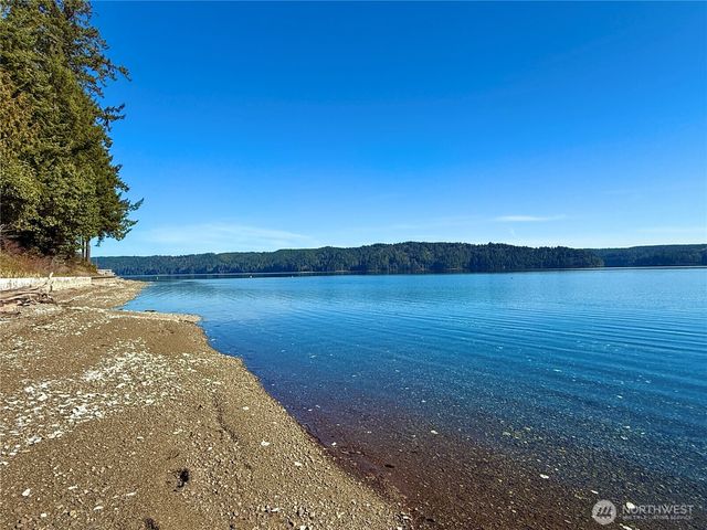 61 Devereaux Drive, Lilliwaup, WA 98555