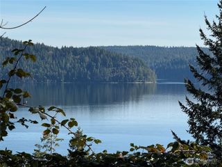 61 Devereaux Drive, Lilliwaup, WA 98555