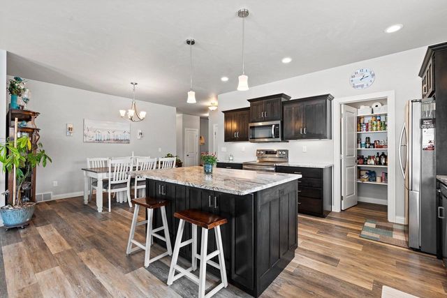 3861 MEUNIER LANE, Green Bay, WI 54311