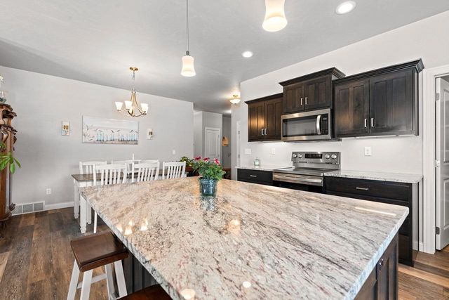 3861 MEUNIER LANE, Green Bay, WI 54311