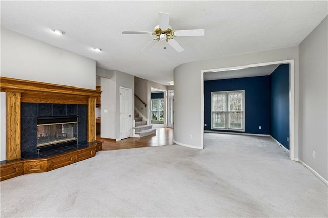 6642 Monticello Court, Parkville, MO 64152