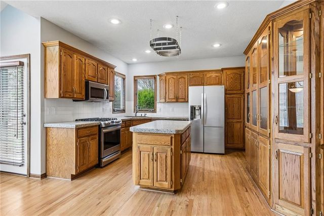 6642 Monticello Court, Parkville, MO 64152