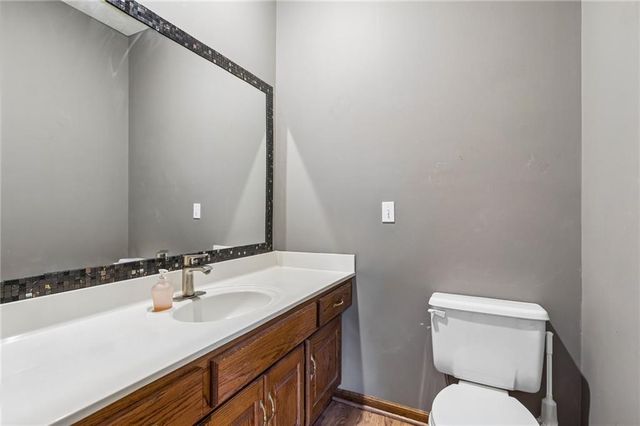 6642 Monticello Court, Parkville, MO 64152