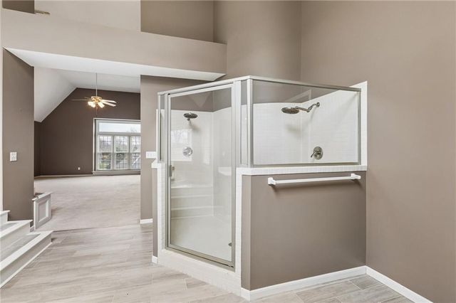 6642 Monticello Court, Parkville, MO 64152