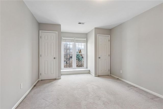 6642 Monticello Court, Parkville, MO 64152