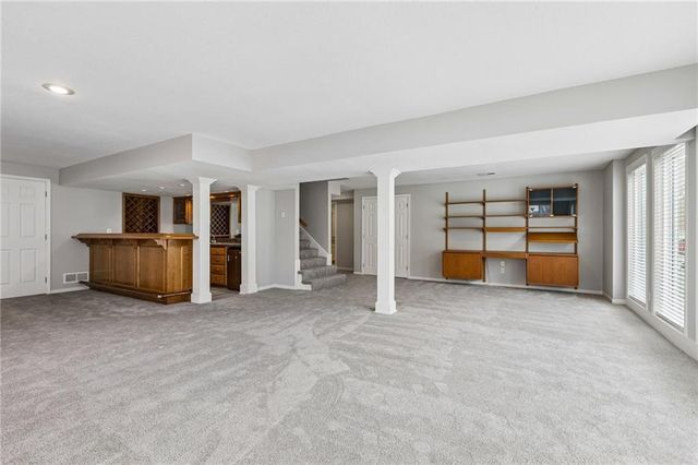 6642 Monticello Court, Parkville, MO 64152