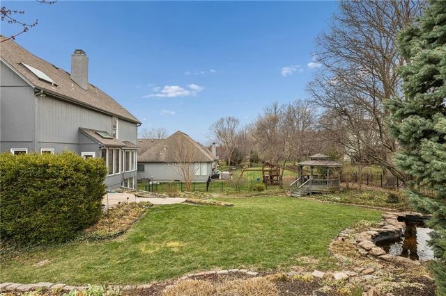 6642 Monticello Court, Parkville, MO 64152