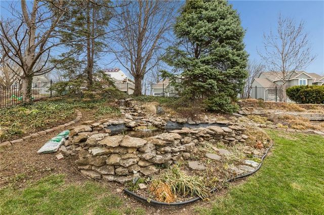 6642 Monticello Court, Parkville, MO 64152