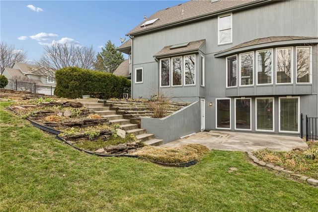 6642 Monticello Court, Parkville, MO 64152