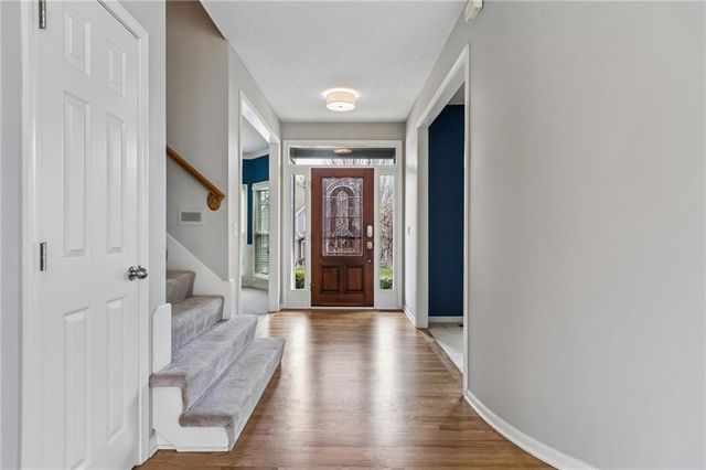 6642 Monticello Court, Parkville, MO 64152