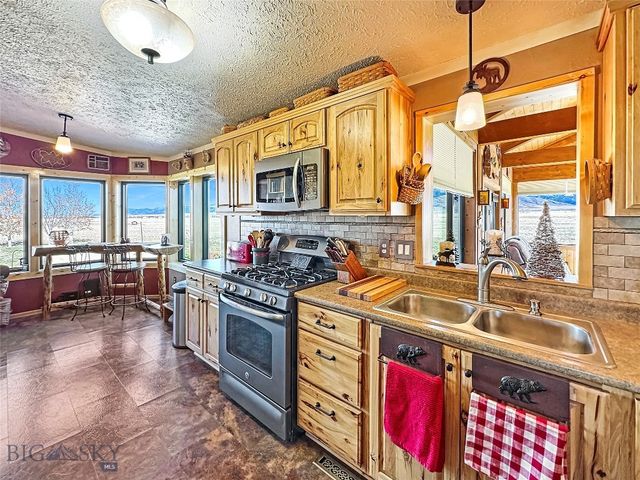 37 Staggers Lane South, Cameron, MT 59720