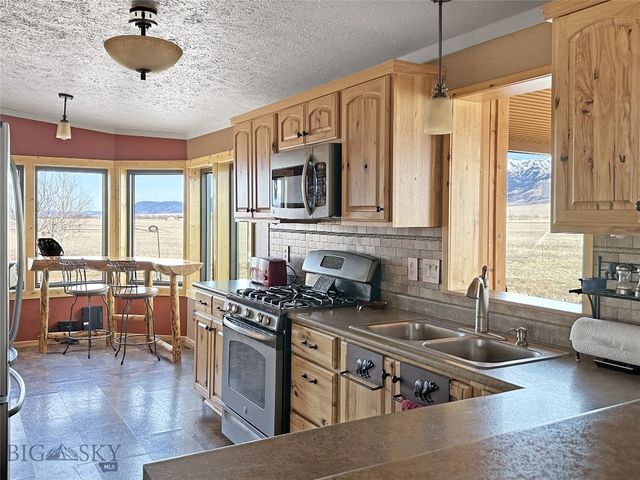 37 Staggers Lane South, Cameron, MT 59720