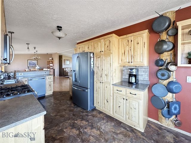 37 Staggers Lane South, Cameron, MT 59720