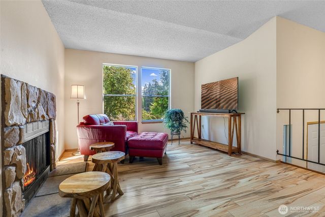 27129 35th Lane S, Kent, WA 98032