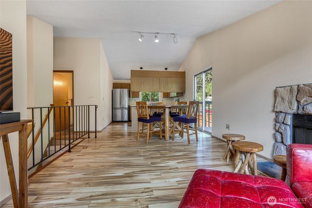 27129 35th Lane S, Kent, WA 98032