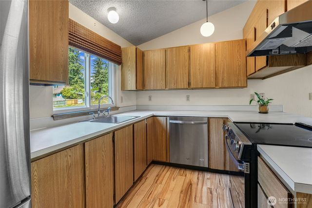 27129 35th Lane S, Kent, WA 98032