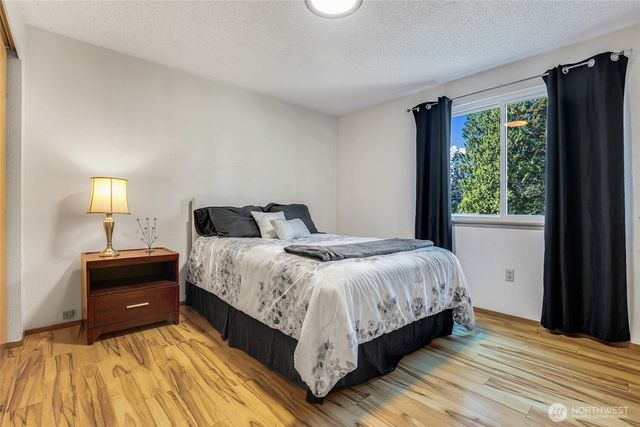 27129 35th Lane S, Kent, WA 98032