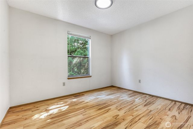 27129 35th Lane S, Kent, WA 98032
