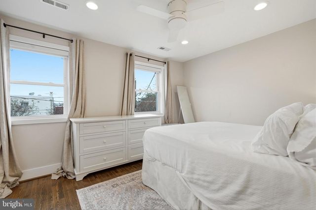 19 CLIFFORD AVE, Alexandria, VA 22305