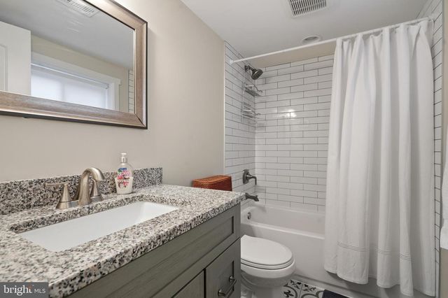 19 CLIFFORD AVE, Alexandria, VA 22305