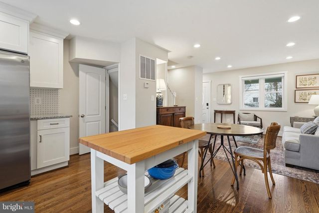 19 CLIFFORD AVE, Alexandria, VA 22305