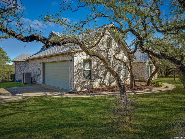 7807 Rocking Horse Ln, Boerne, TX 78015
