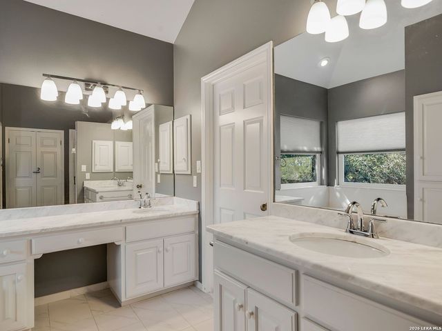 7807 Rocking Horse Ln, Boerne, TX 78015