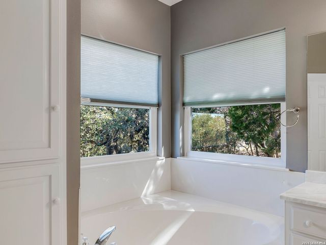 7807 Rocking Horse Ln, Boerne, TX 78015