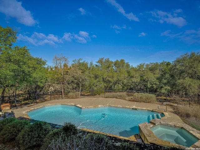 7807 Rocking Horse Ln, Boerne, TX 78015